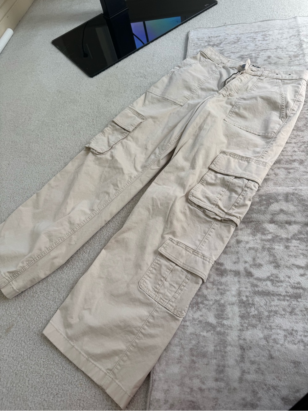 Hollister Women's Beige Cargo Pants with Utility Pockets
